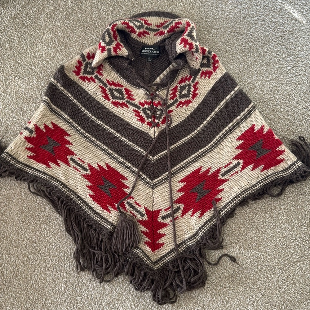 Montananco brand women’s cozy oversized Aztec poncho size large